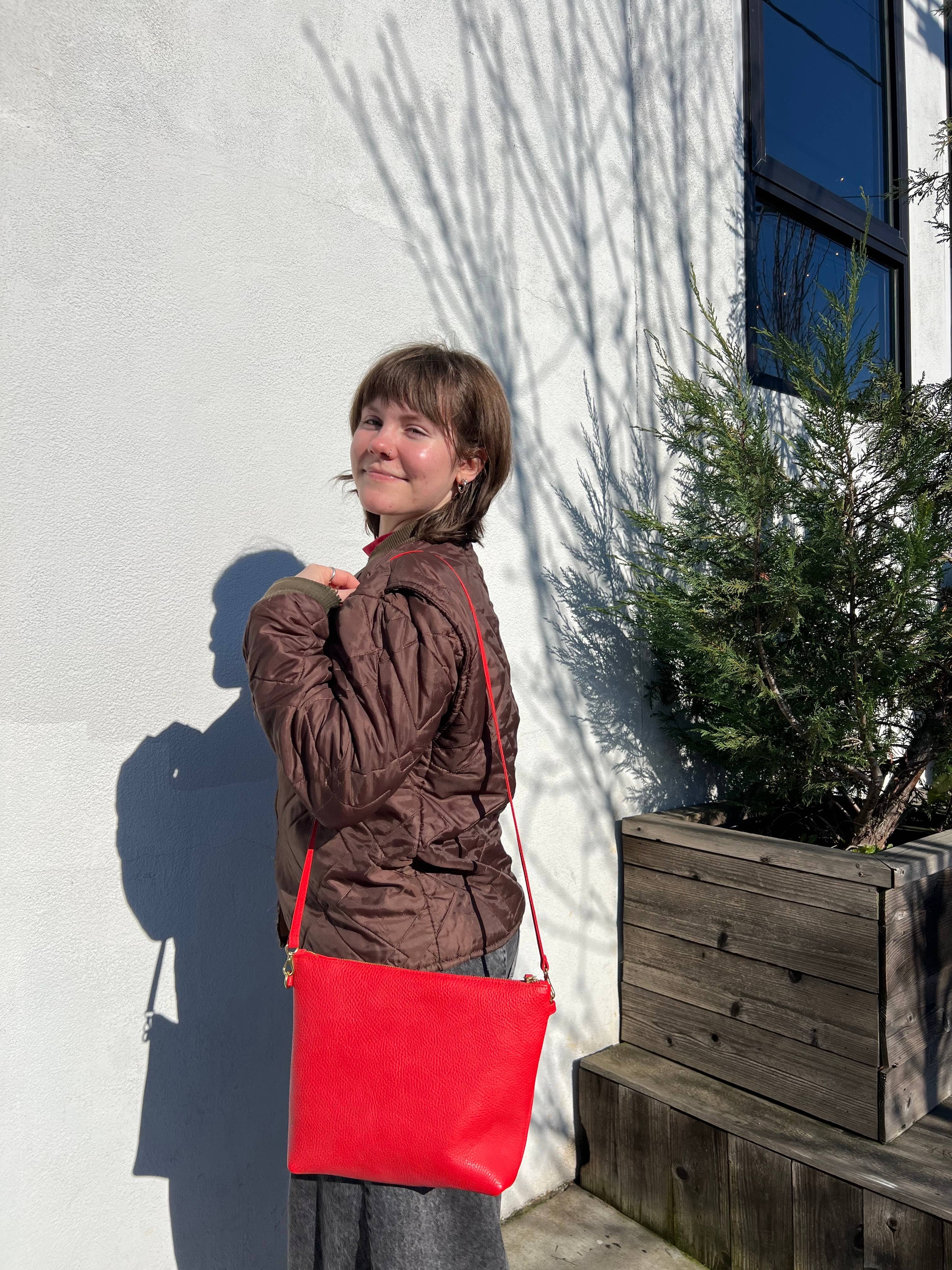 Primecut - Wholesale Shoulder Bag - Women's - Mini Hobo - Brown + White Hair on Hide3