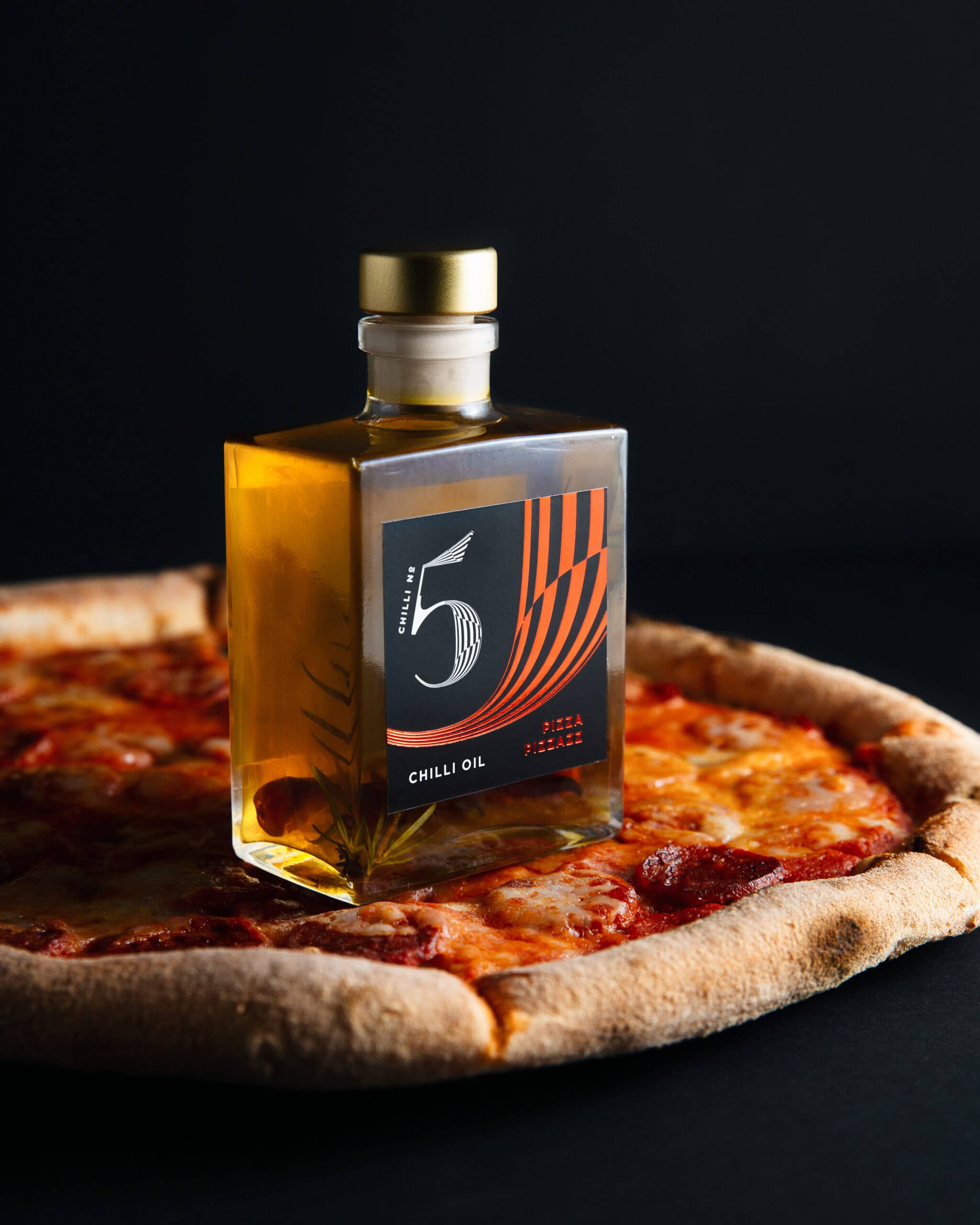 Chilli No. 5 – Engroshandel Olivenolie – Pizza Pizzazz - 200ML chili olie flaske gave - Hot Pizza Oil6