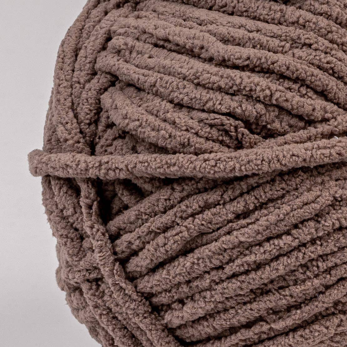 Crafted by Catherine - Wholesale Yarn - Blanket Yarn | 10.5oz/300g | Super Bulky #6 | Pack of 420
