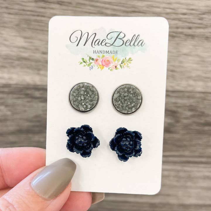 2 Pack Stud Øreringe Sæt Navy Blomster & Druzy for engroshandel hos Hazel Hill ~MaeBella~
