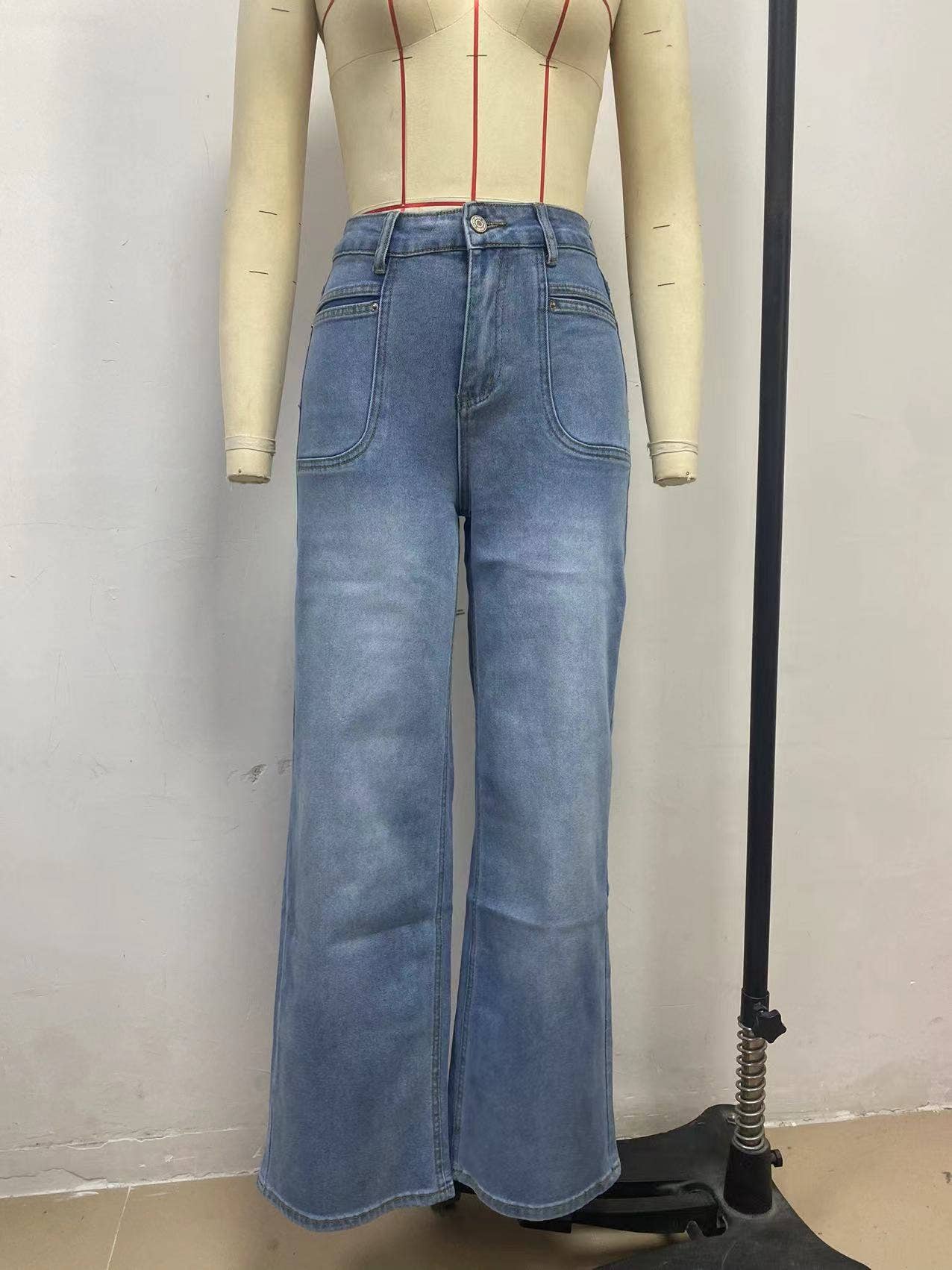 Blau Gewaschene Stretch-Jeans mit geradem Bein für den Großhandel auf Faire4