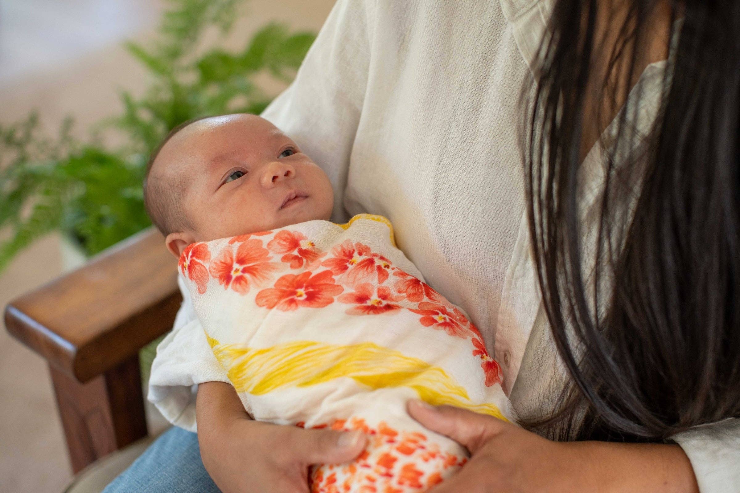 The Keiki Dept – wholesale Swaddle – Baby – Lei Alaula ʻUlaʻula Kapa Moe - Hawaiian Bamboo Swaddle5