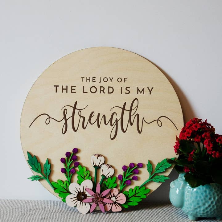 Kristen trævægskunst 'Herrens glæde er min styrke' for engroshandel hos Birch and tides
