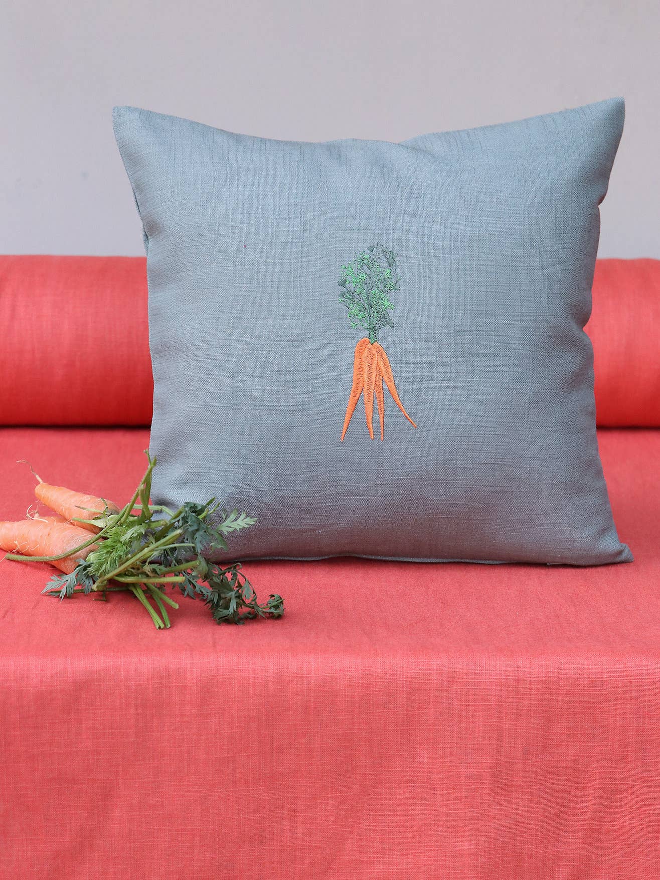Giardino Segreto - Wholesale Throw/Decorative Pillow - Pure linen cushion VERDURA1