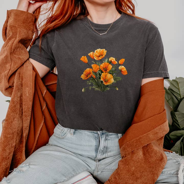 T-shirt California Poppies Wild Flowers, couleurs douces et confortables pour la vente par Plant Scouts