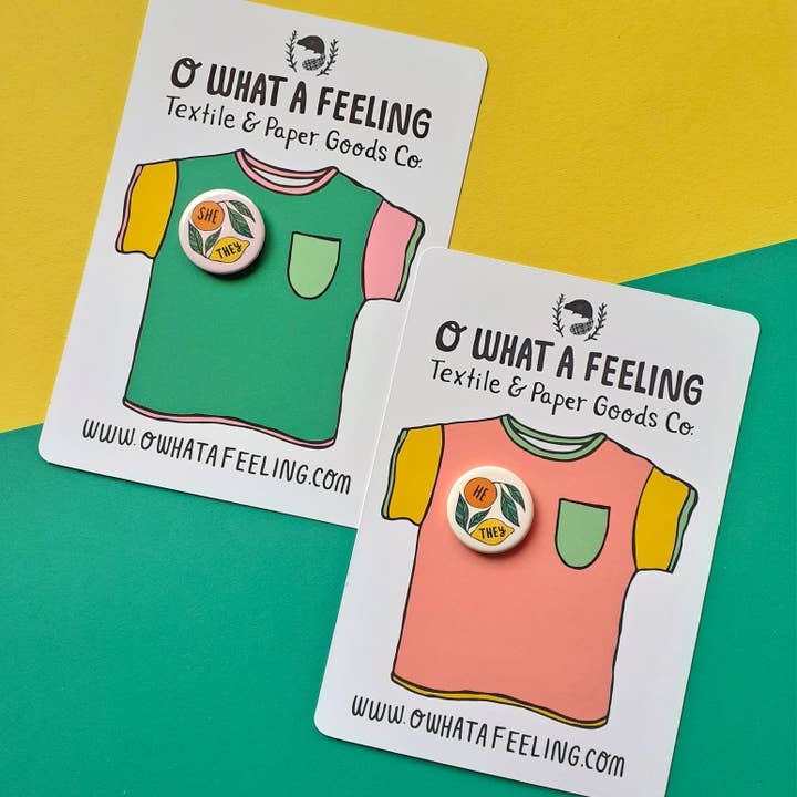 O What A Feeling | Textile & Paper Goods Co. – Großhandel Anstecker/Button – Mini-Anstecknadeln mit Zitruspronomen, 25 mm, auf niedlicher Displaykarte12