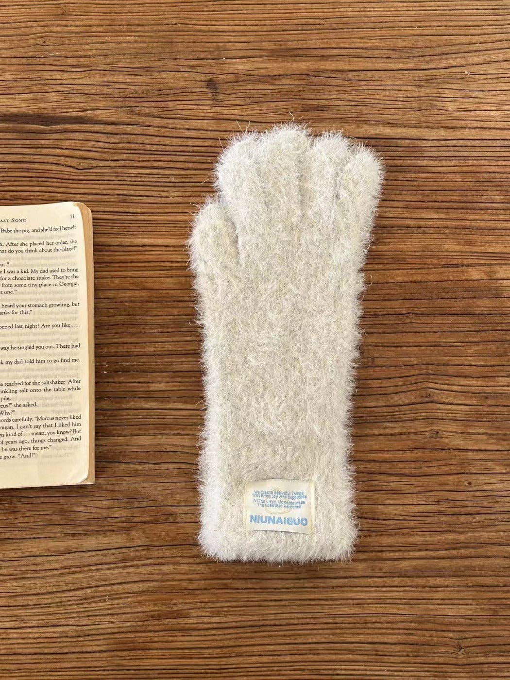 Funkyrel® Atzbranding Limited - Wholesale Gloves - Women's - Gloving - Sparkly Fingerless Gloves with Letter Patches & Touchscreen1