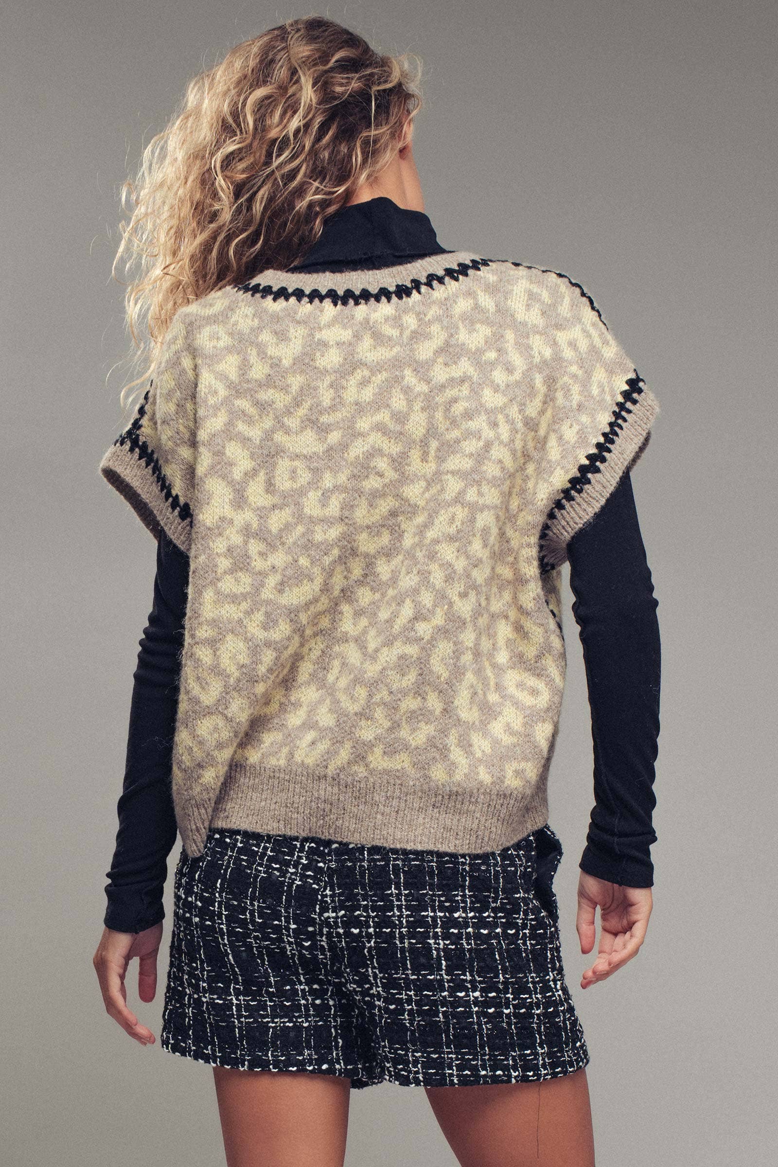 Urban Daizy - Wholesale Sweater Vest - Women's - Leopard Crochet Trim Sweater Vest11