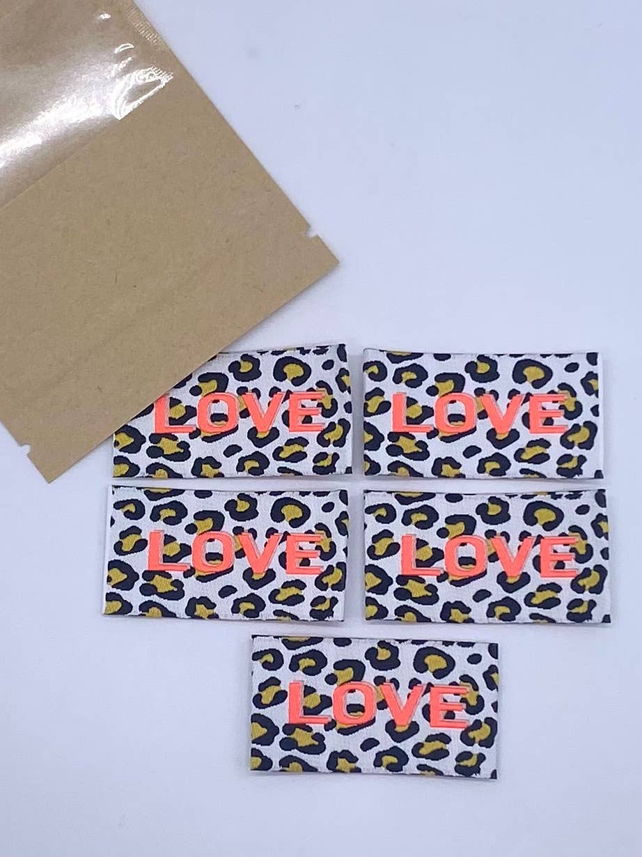 L’Étiquette Home Couture - Wholesale Craft Supplies - Sew-on woven label "GRAOU LOVE" Fluorescent1