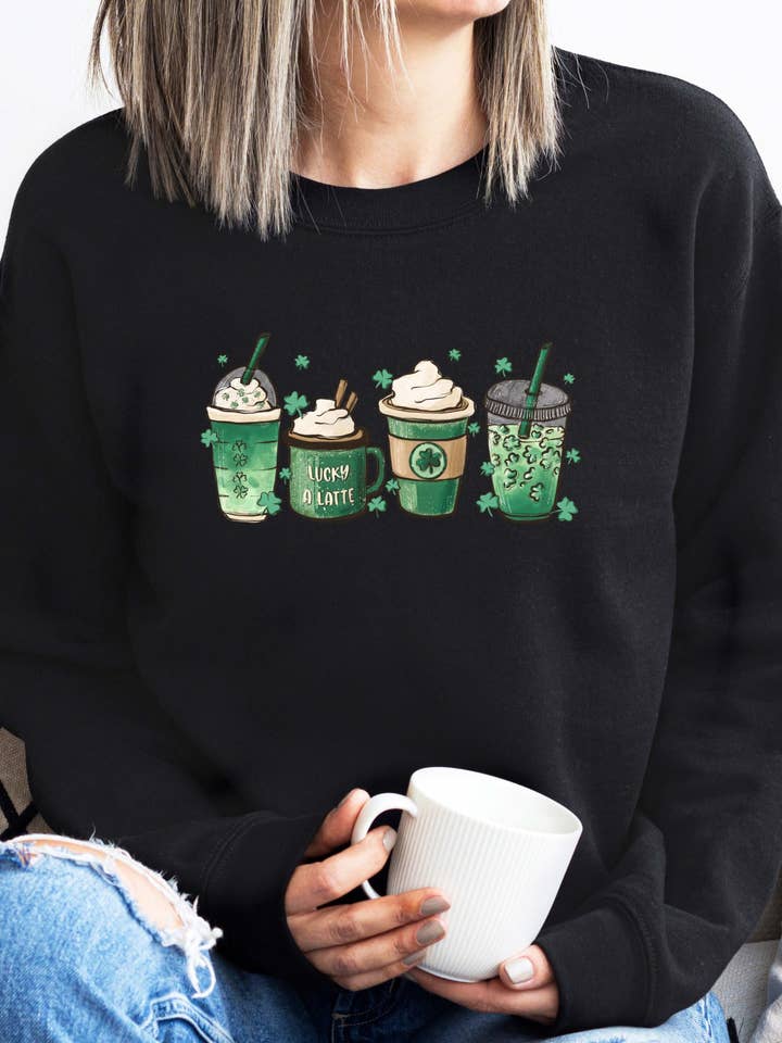 ST PATRICKS COFFEE - FELPA A GIROCOLLO DALLA VESTIBILITÀ COMODA per la vendita all'ingrosso da parte di Cherry Chic Designs