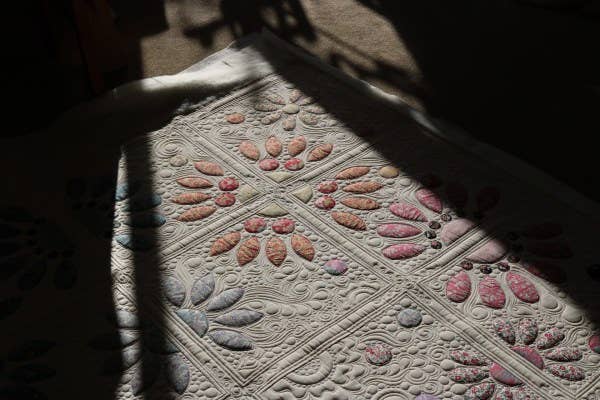 Free Bird Quilting Designs - Wholesale Quilt - 4. Divided Blooms Pattern5