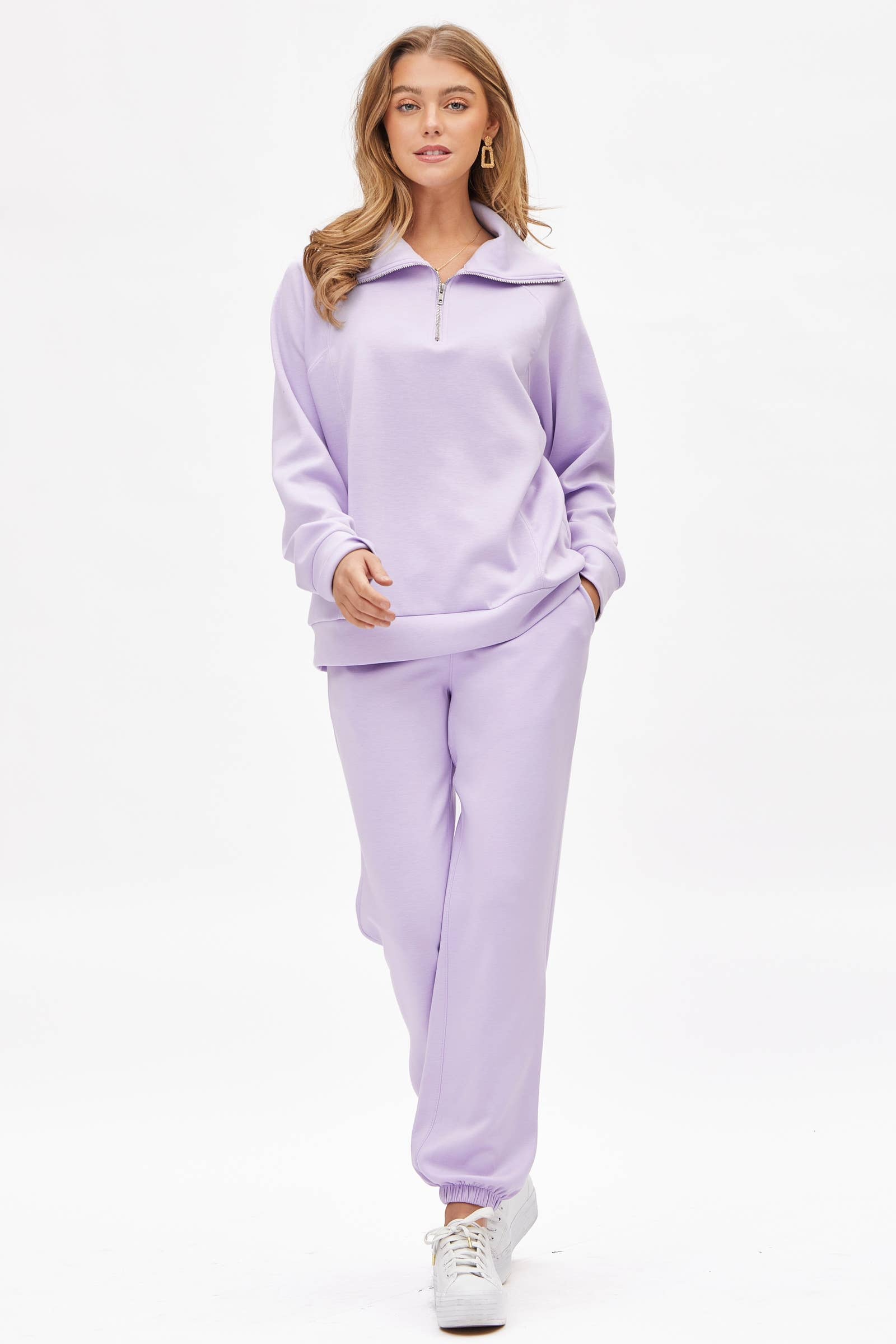 Dear Scarlett – Großhandel Loungewear-Set – Damen – Reiseset aus Modal-Pullover mit viertelförmigem Reißverschluss und Jogginghose16