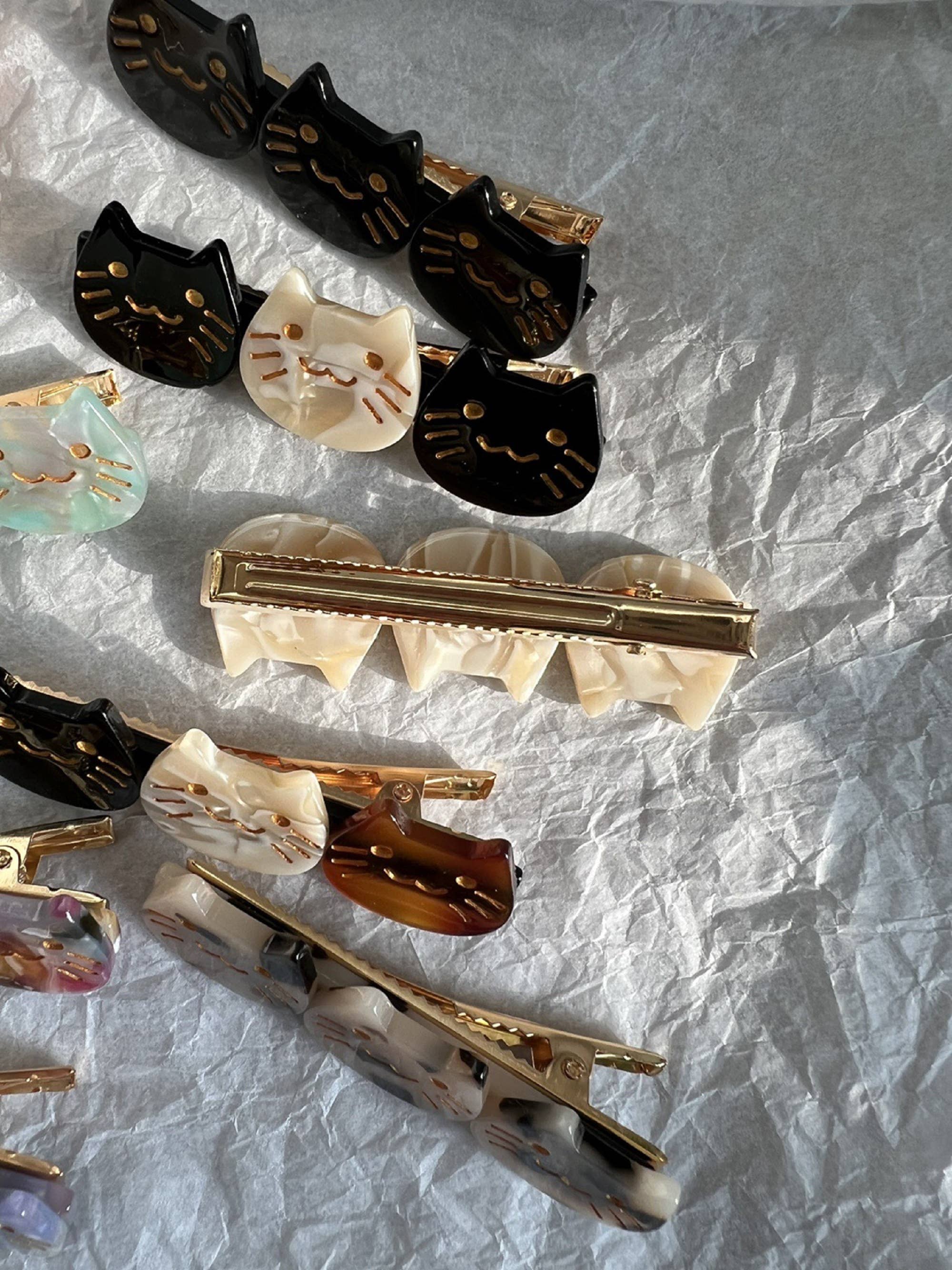 LadyJuneAccessories - Wholesale Haarclip - Dames - Schattige kat haarclip in marmerlook van resin, katvormige haarclip - cadeau5