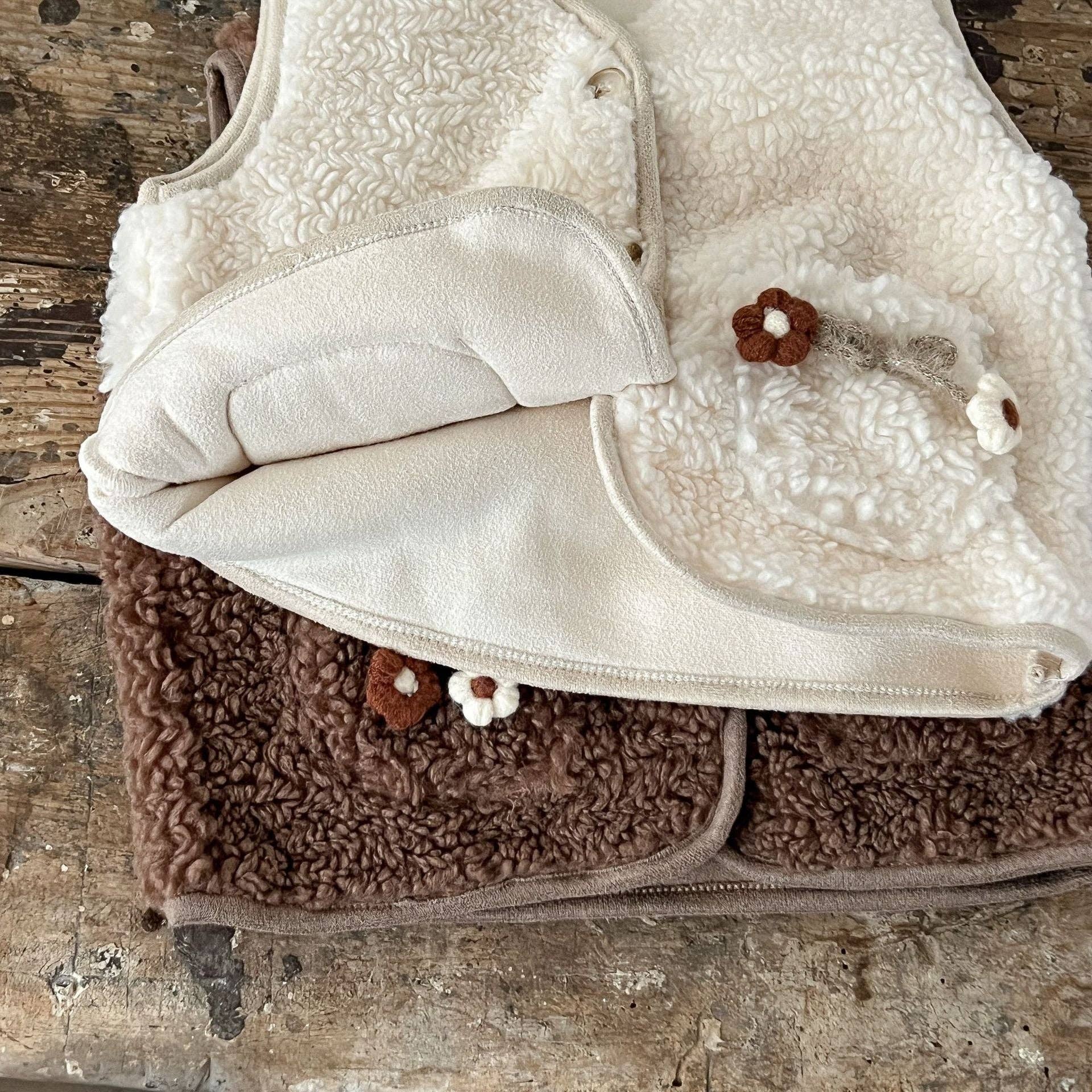 MyKids-USA® – Engroshandel Cardigan - Baby – Tykt strikket cardigan til babypige med to lommer7