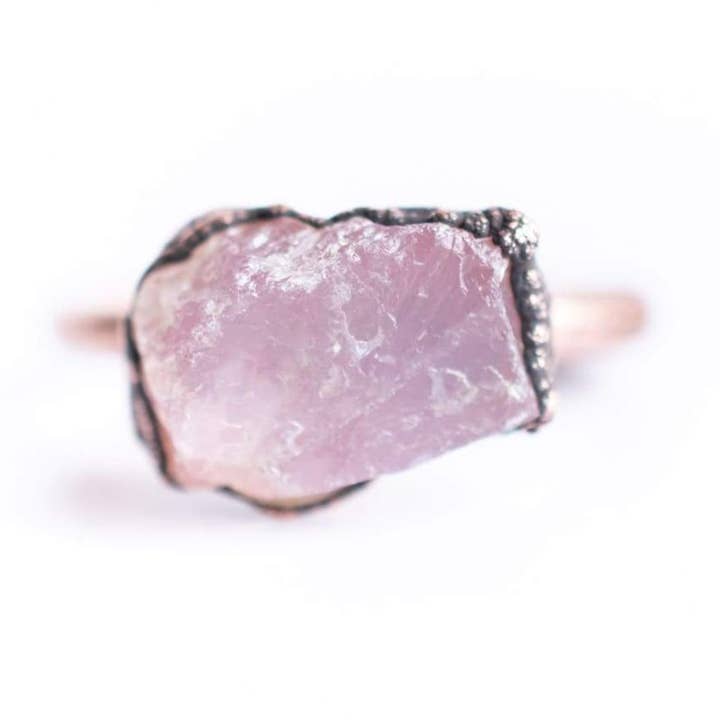 Bague en cristal de cuivre électroformé en quartz rose pour la vente par HAWKHOUSE