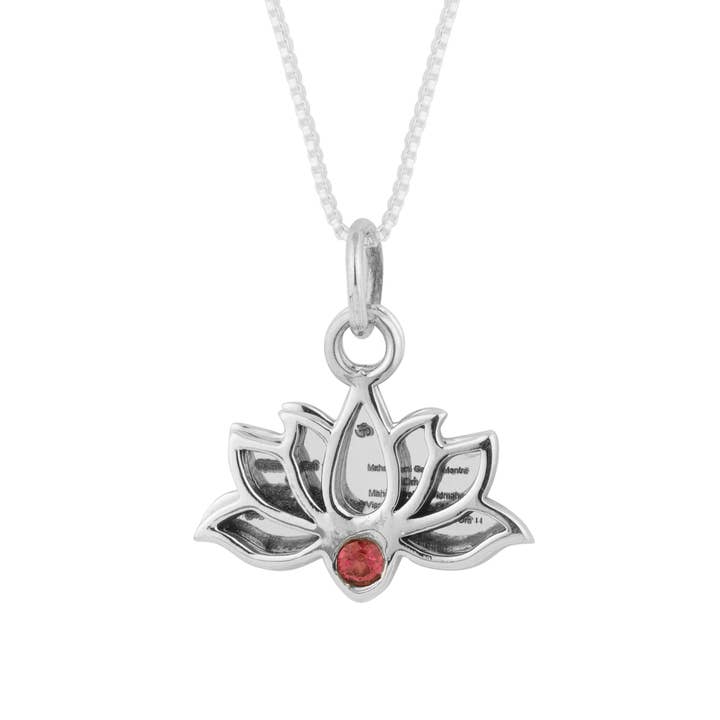 Pendentif Lotus gravé du mantra en argent Mahalaxmi pour la vente par Mantra4u