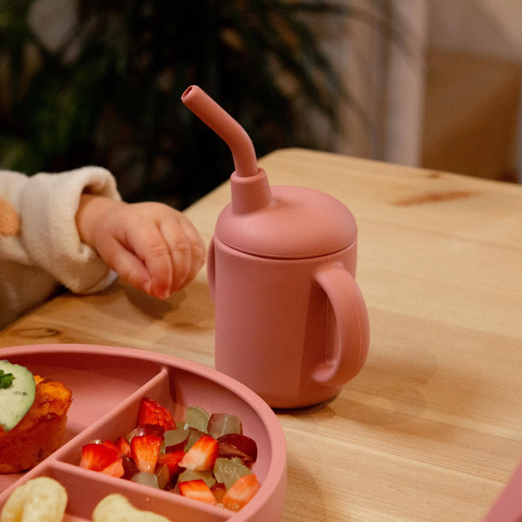 Rinkit Ltd – wholesale Dricksglas och koppar – Barn och baby – 120 ml silikonmugg med pip – från Tiny Dining9