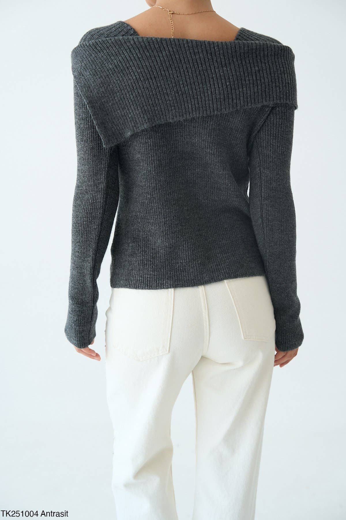 Design company-Fatma Balkir - Wholesale Knit Sweater - Women's - Asymmetric Neckline Women’s Knit Sweater16