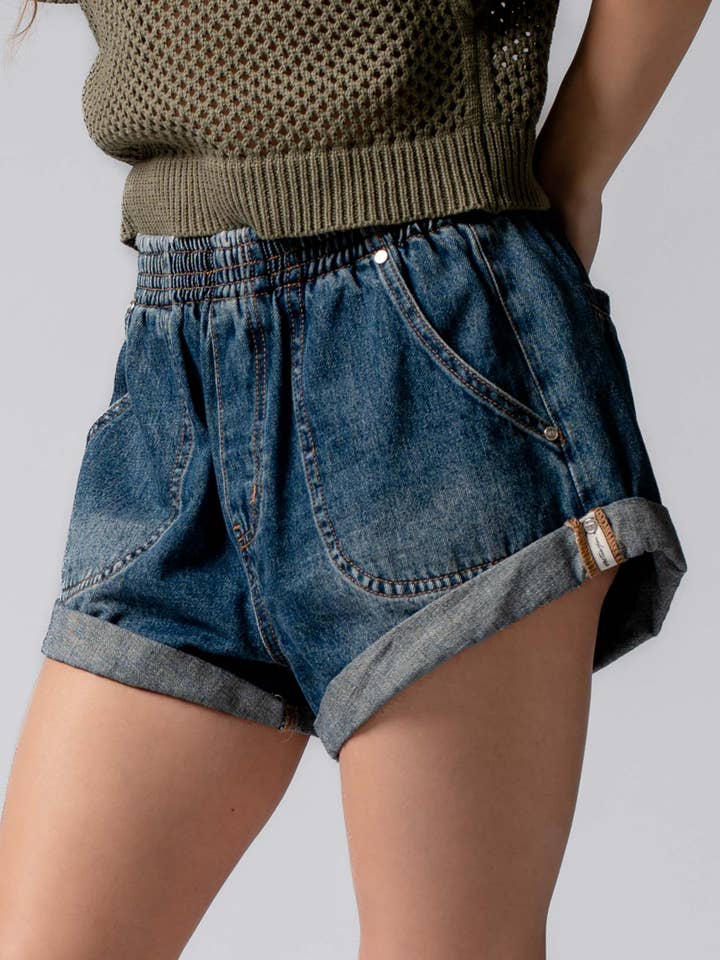 Urban Daizy - Wholesale Shorts - Women's - Spring Elastic Waist Cuffed Print Shorts40