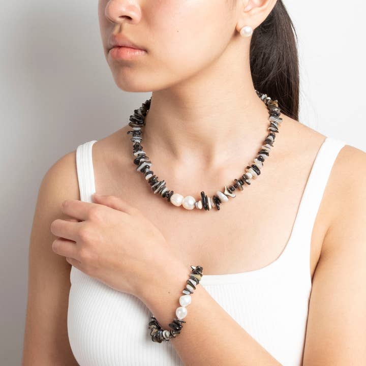 Black Mother of Pearl Necklace with Pearl in Sterling Silver for wholesale by Naturagems