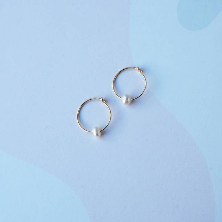 Custom Made - Wholesale Oorringen - Flora Parel Oorringen, gouden hoepel parel oorbellen1