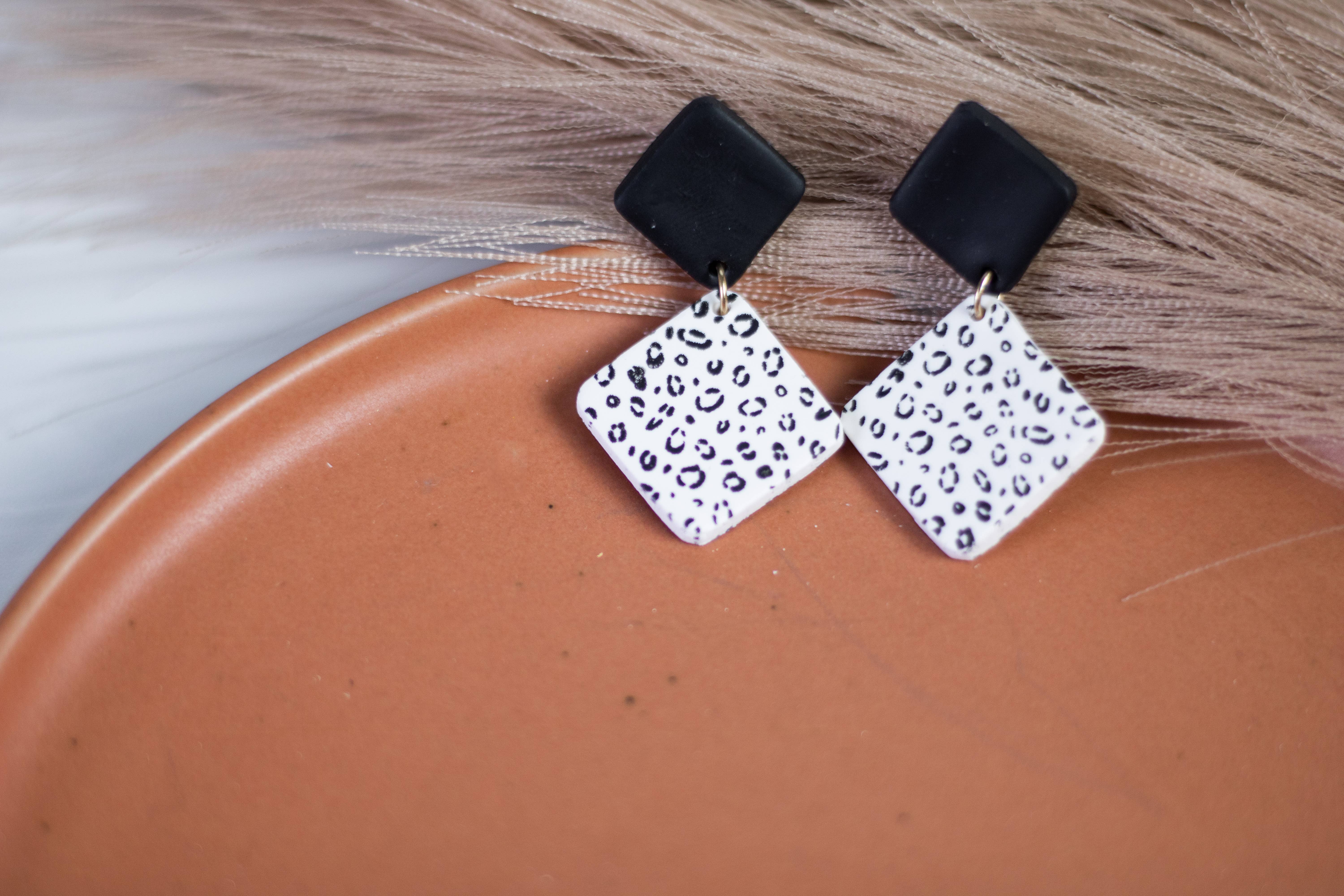 EJ Clay Co - Wholesale Jewelry Set - White Cheetah Collection4