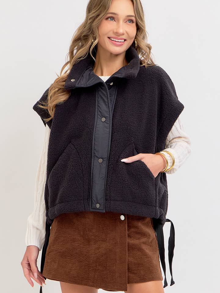 Sweet Lovely by Jen - Wholesale Outerwear Vest - Women's - OVERSIZED FLEECE VEST2