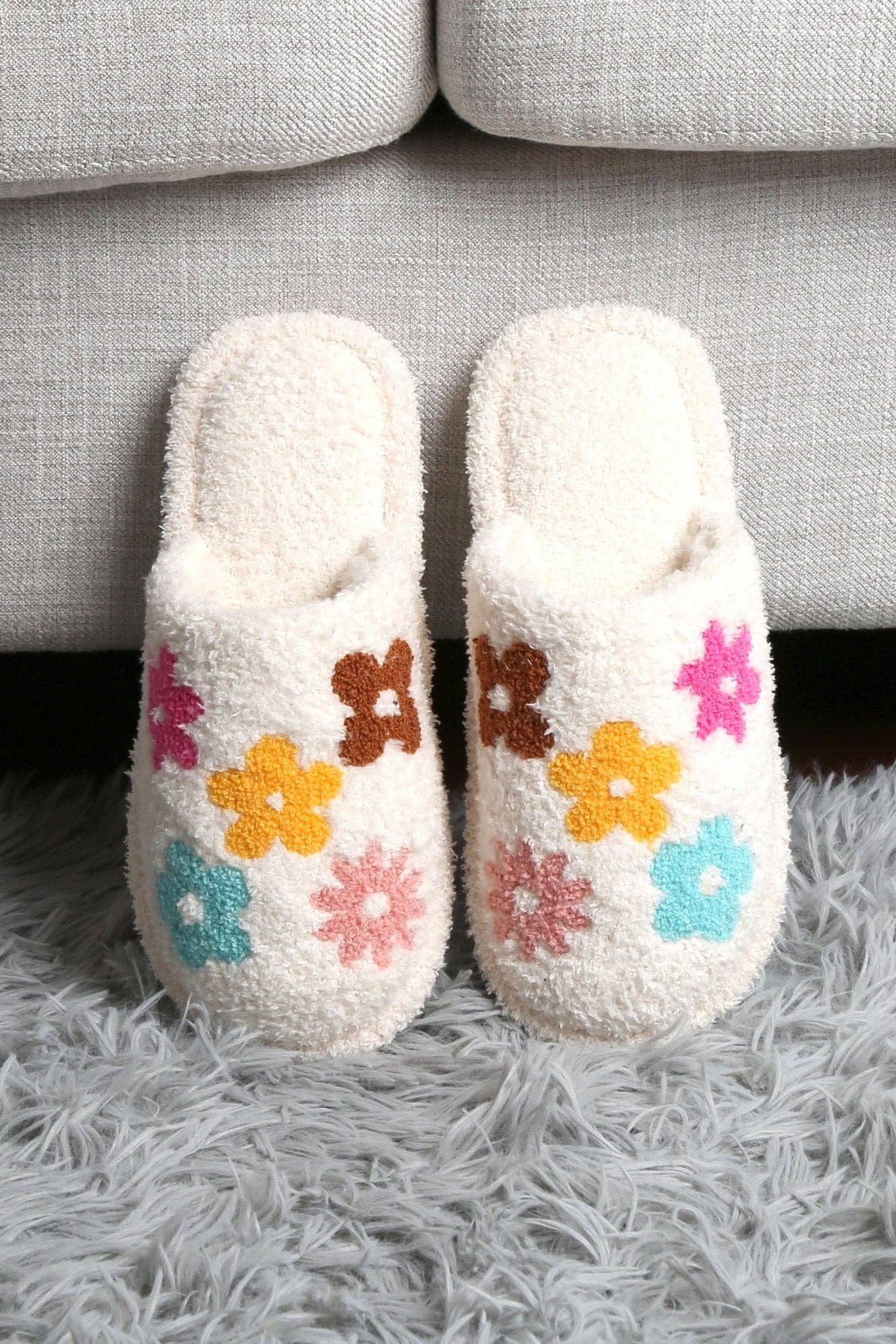MiMi Wholesale - Wholesale Slippers - Women's - JCL6122 Super Lux Daisy Slippers6