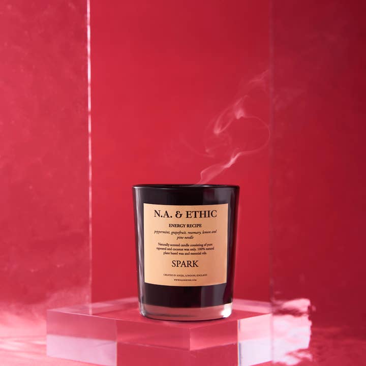 SPARK : Bougie parfumée naturelle (Mini) pour la vente par N.A. & ETHIC