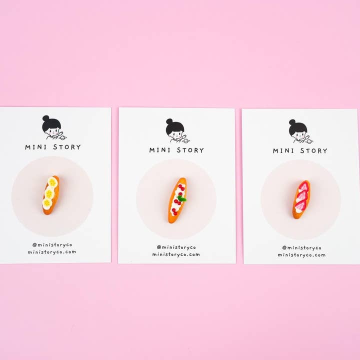 Épingles Fruit Éclair | Accessoires pour desserts français gastronomiques aux saveurs de banane, de fraise et de cerise | Broche à gâteau Fruity Eclair | Cadeaux gourmands pour la vente par Mini Story Co