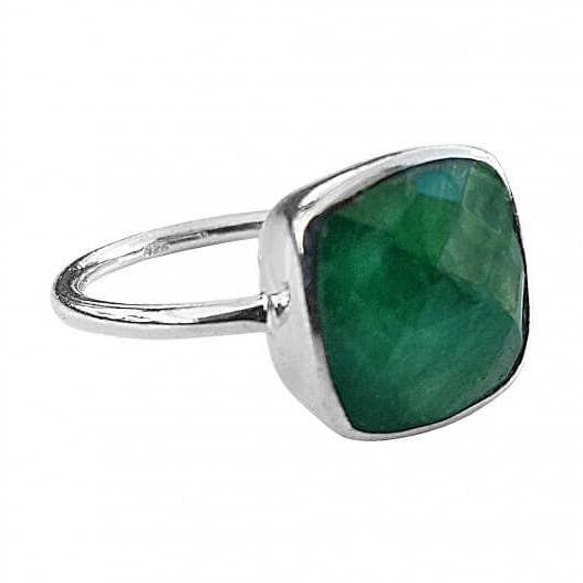 Émeraude taille coussin pour la vente par London Manori