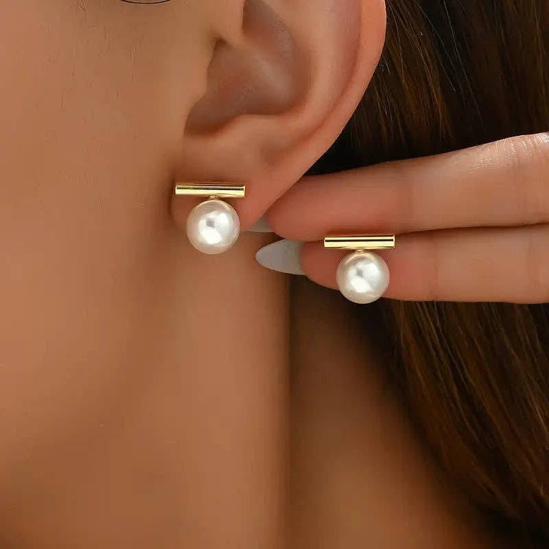 Huis Van Merken - Wholesale Stud/Post Earrings - Silver Pearl Stud Earrings - Minimalist Women's Gift0