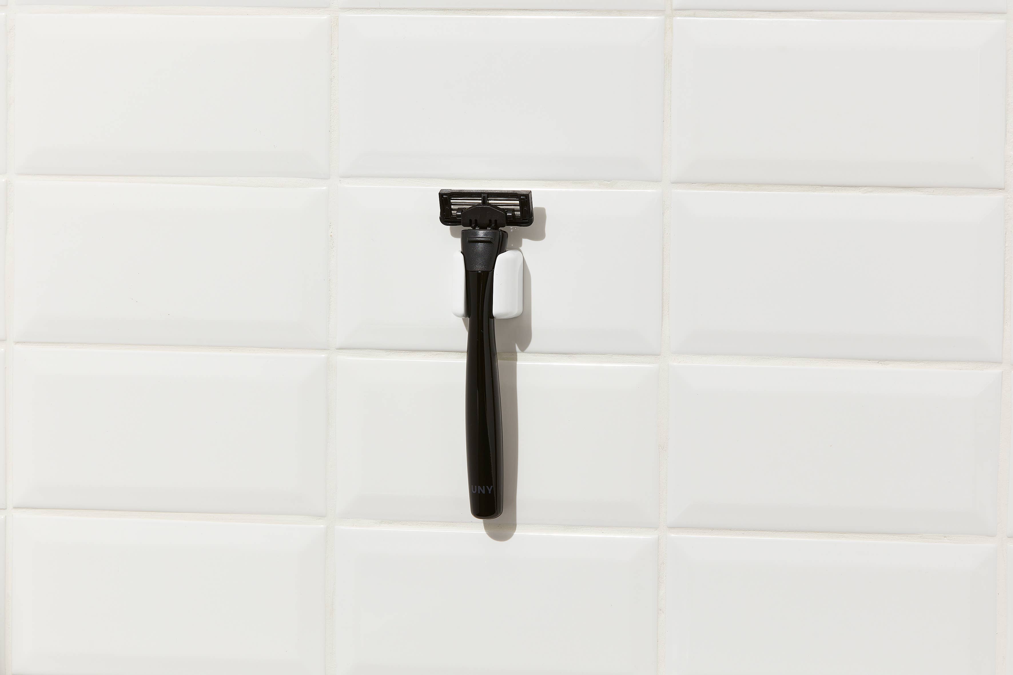 UNY – Lâmina por atacado – Aparelho de barbear DUO e suporte de parede5