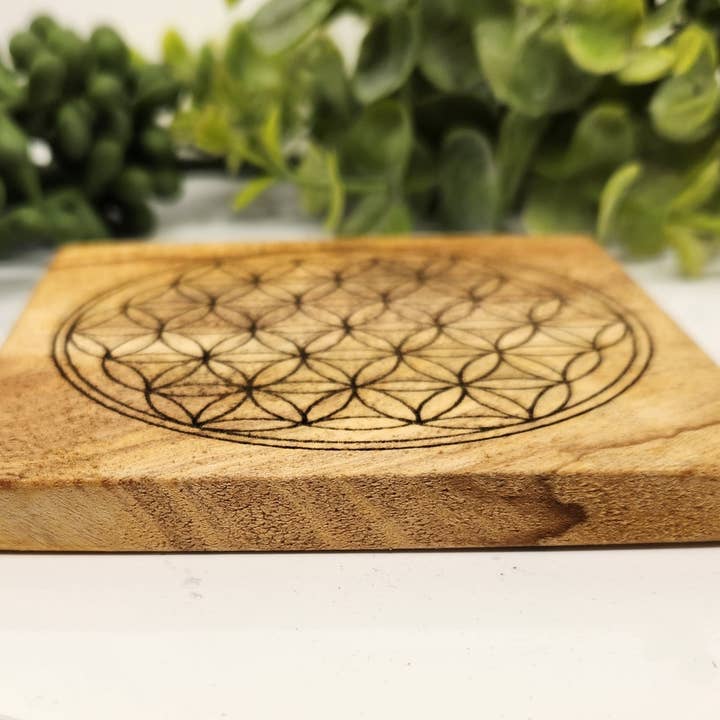 Meraki Gemstones - Wholesale Coasters - Palo Santo Coaster/Etched Flower of Life 10X10x1 cm Square4
