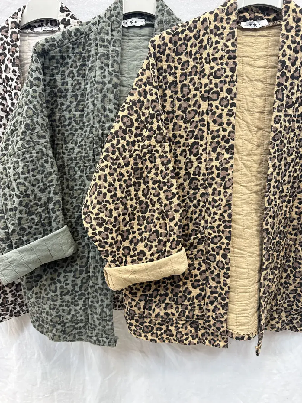 Mimi & Gogo - Vendita all'ingrosso Giacca - Donna - Giacca Trapuntata in Mussola di Cotone con Leopardo @5343_VeLeoMatela8