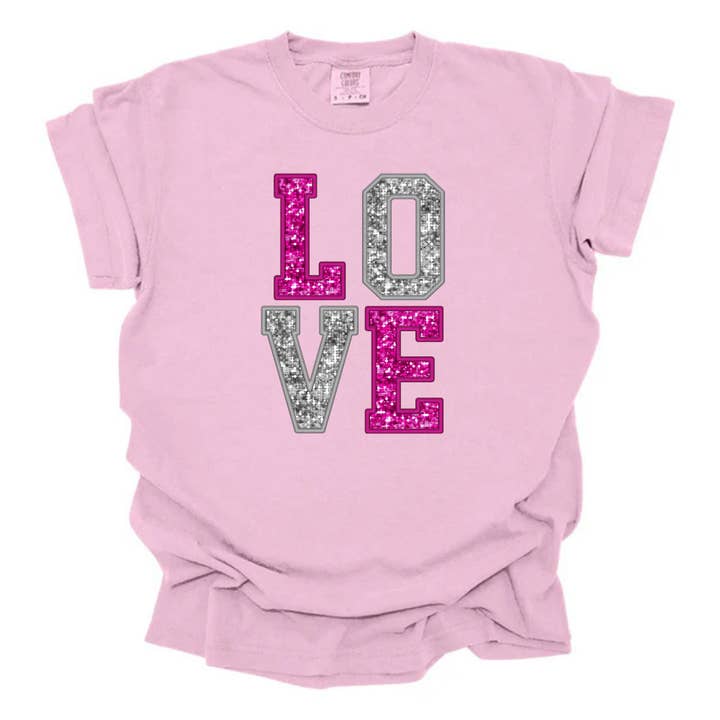 Falska broderade paljetter kärlek för wholesale av Trendy Tees Wholesale And Boutique