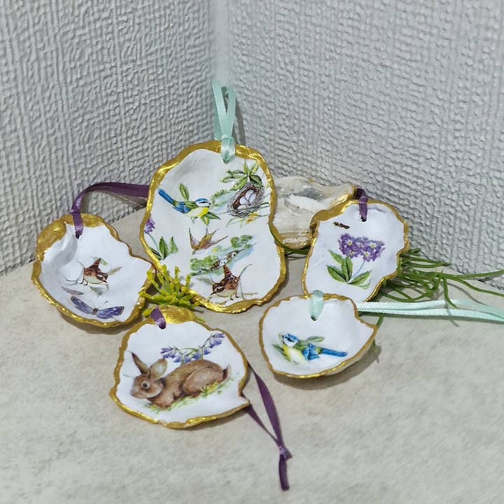 Bee my Oyster - Wholesale Ornament Set - NEW Spring Easter Hanging Ornament Oyster Shells x 5 Pieces4