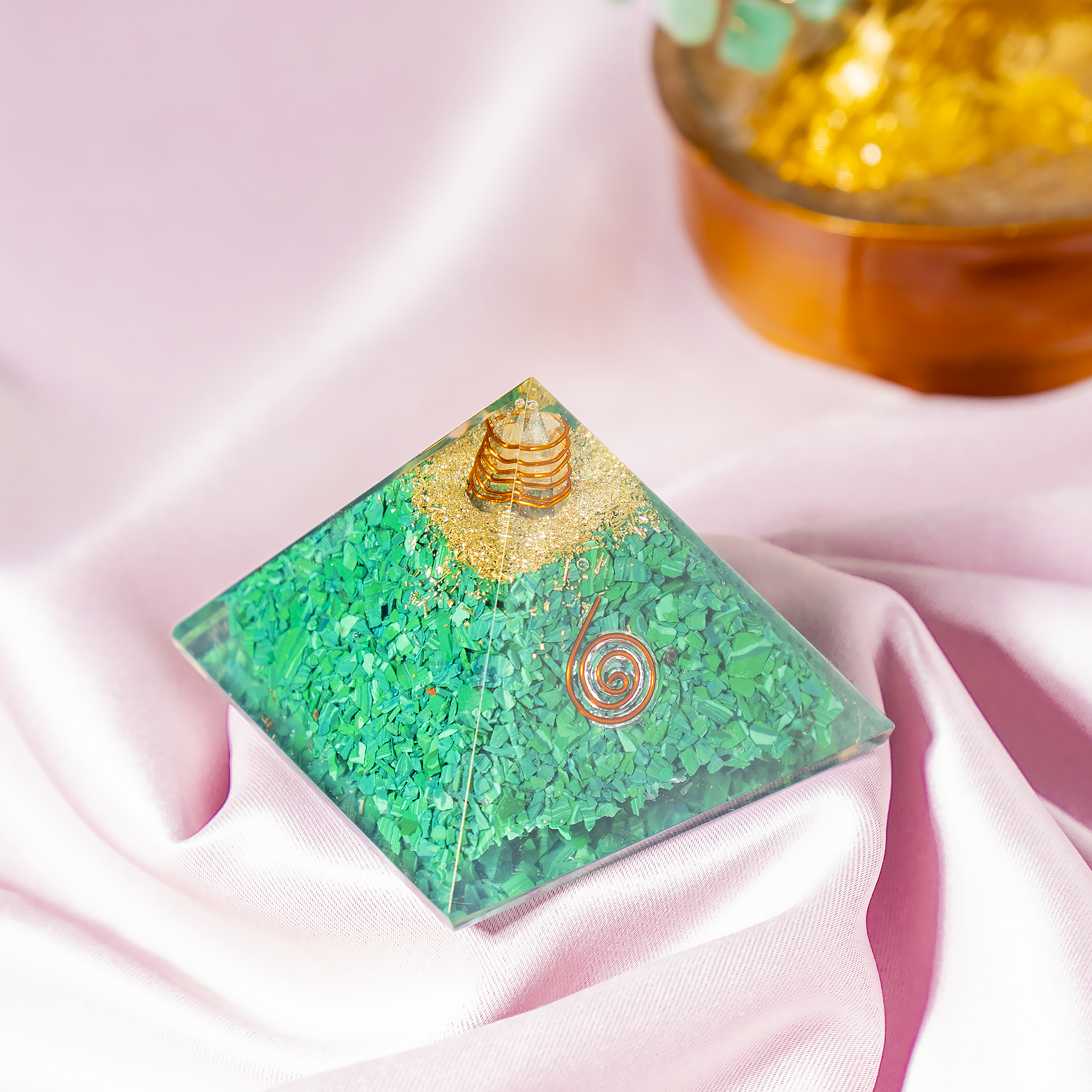 Soothing Crystals – wholesale Spiritual stone/crystal – Orgone Pyramid |Synthetic Malachite | Crystal Energy Pyramid3