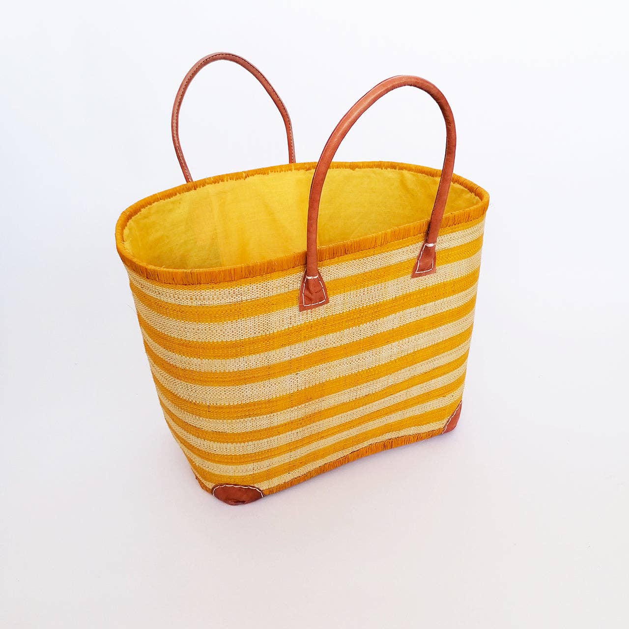 Le comptoir de la plage - Wholesale Beach Bag - "Ambanja” handmade beach bag with pouch per unit3