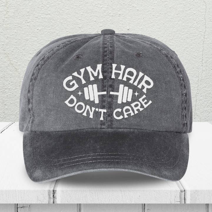 Cappello da papà tinto in pigmento ricamato "Gym Hair Don't Care" per la vendita all'ingrosso da parte di Lucky Luna Apparel