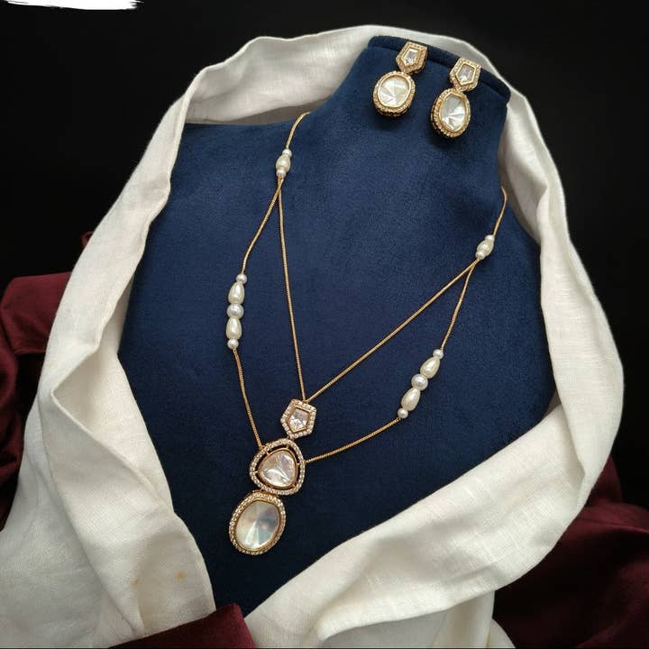 Collier à Couches Regal Noor Kundan pour la vente par Vinnis Jewelry