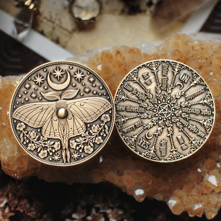 Oracle rotatif en forme de roue de sorcière pour la vente par Athene Arcana