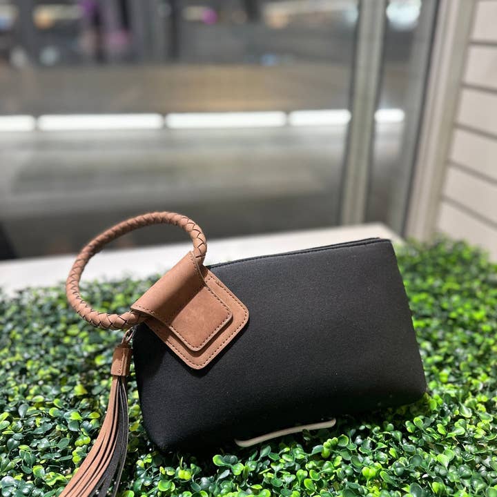 MiMi Wholesale - Wholesale Wristlet - BP204SU Faux Suede Cuff Handle Tassel Wristlet/Clutch8