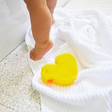 New People Company - Wholesale Bath Toy - Baby - Squigee / Duck / Yellow / Silicone Body Scrub Baby Bath Toy