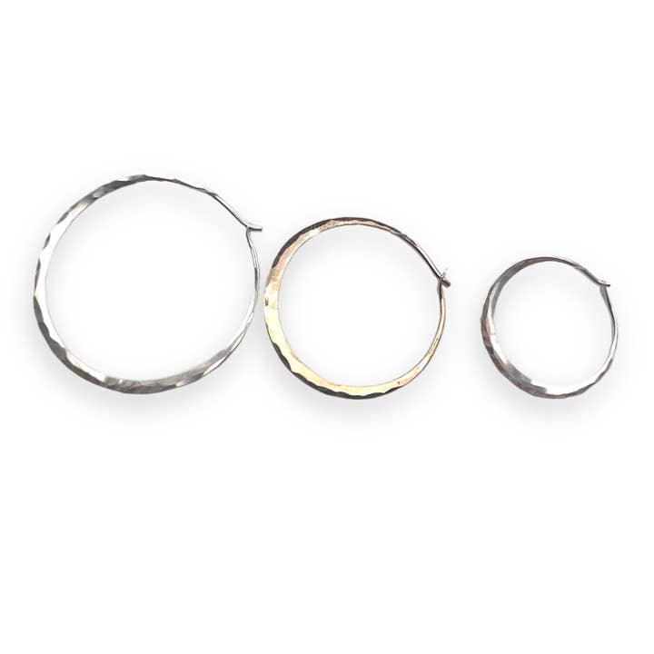 2300 - Créoles élancées pour la vente par Peter James