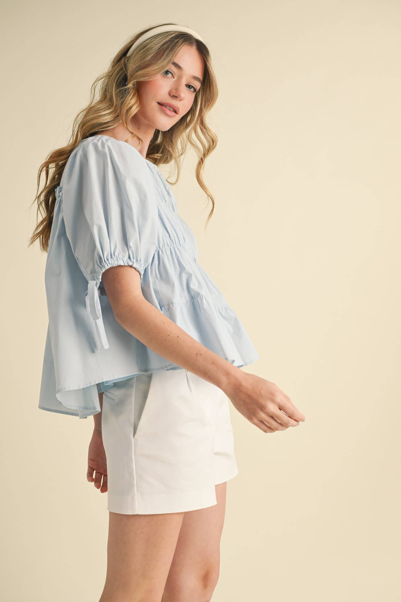&MERCI - Wholesale Blouse - Women's - TIERED SHIRRING PUFF SLEEVE TOP MTP308113