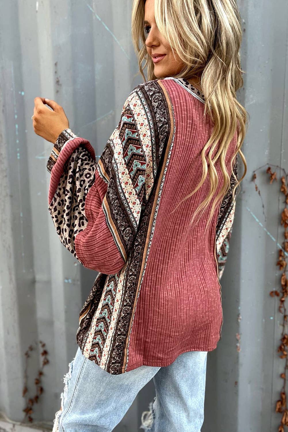 Lily Clothing - Wholesale Blouse - Women's - CONTRASTING COLOR STRIPED CREW-NECK BAGGY HOODIE4