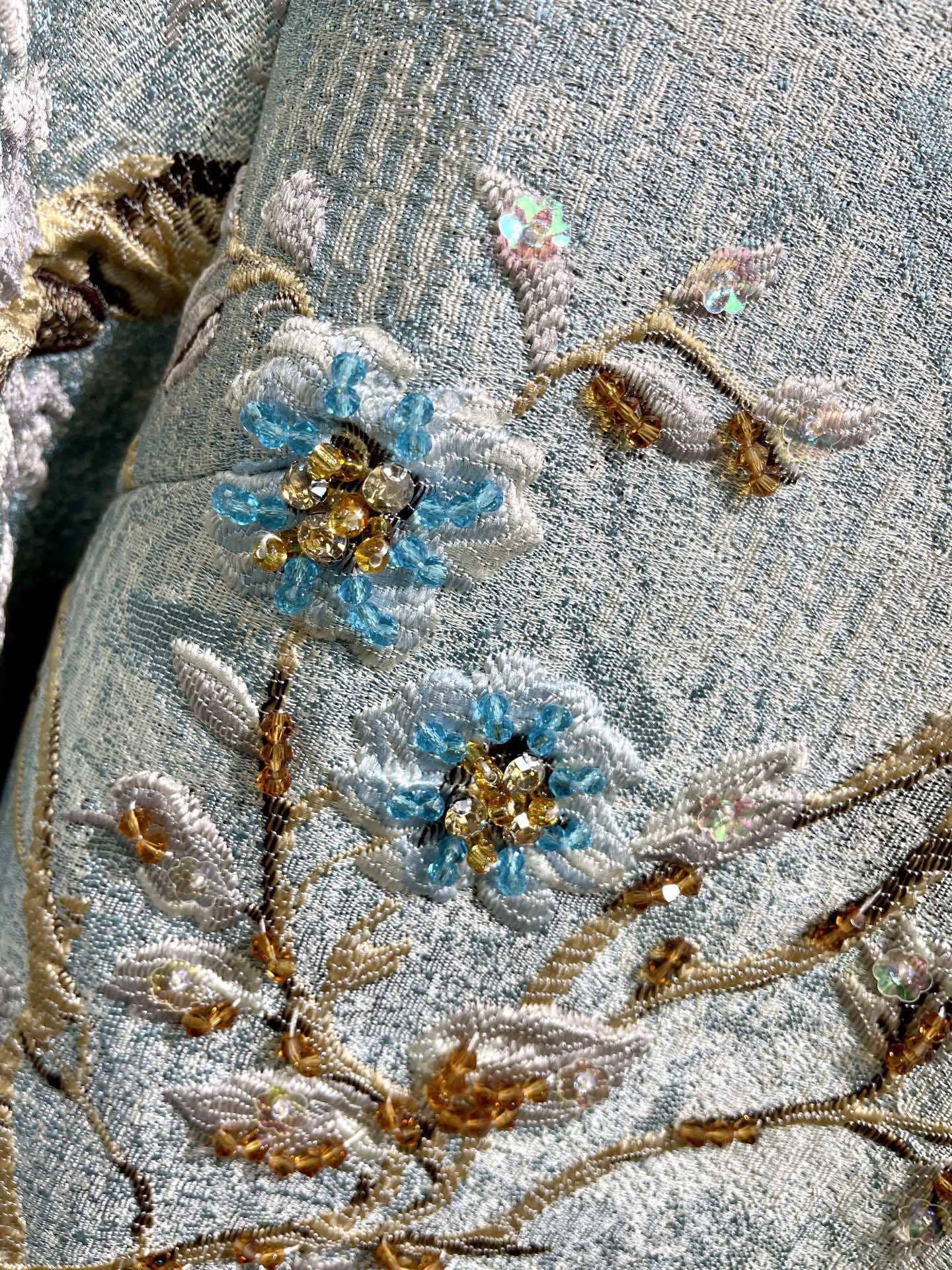 Productseeker - Vente Robe – femme - Coupe-vent fleuri à perles CT102Y avec charme à col rond16