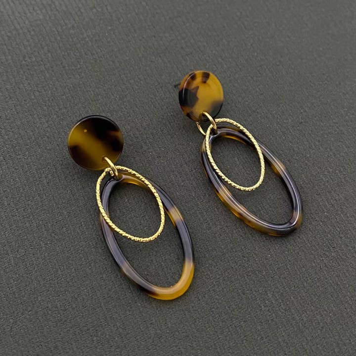 Mio Queena - Wholesale Dangle Earrings - Leopard Color Resin & Metal Double Ring Dangle Earrings1