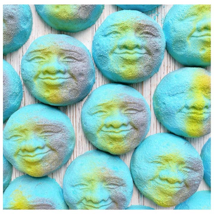 Blue moon bath bomb for wholesale by Fizz Soakery
